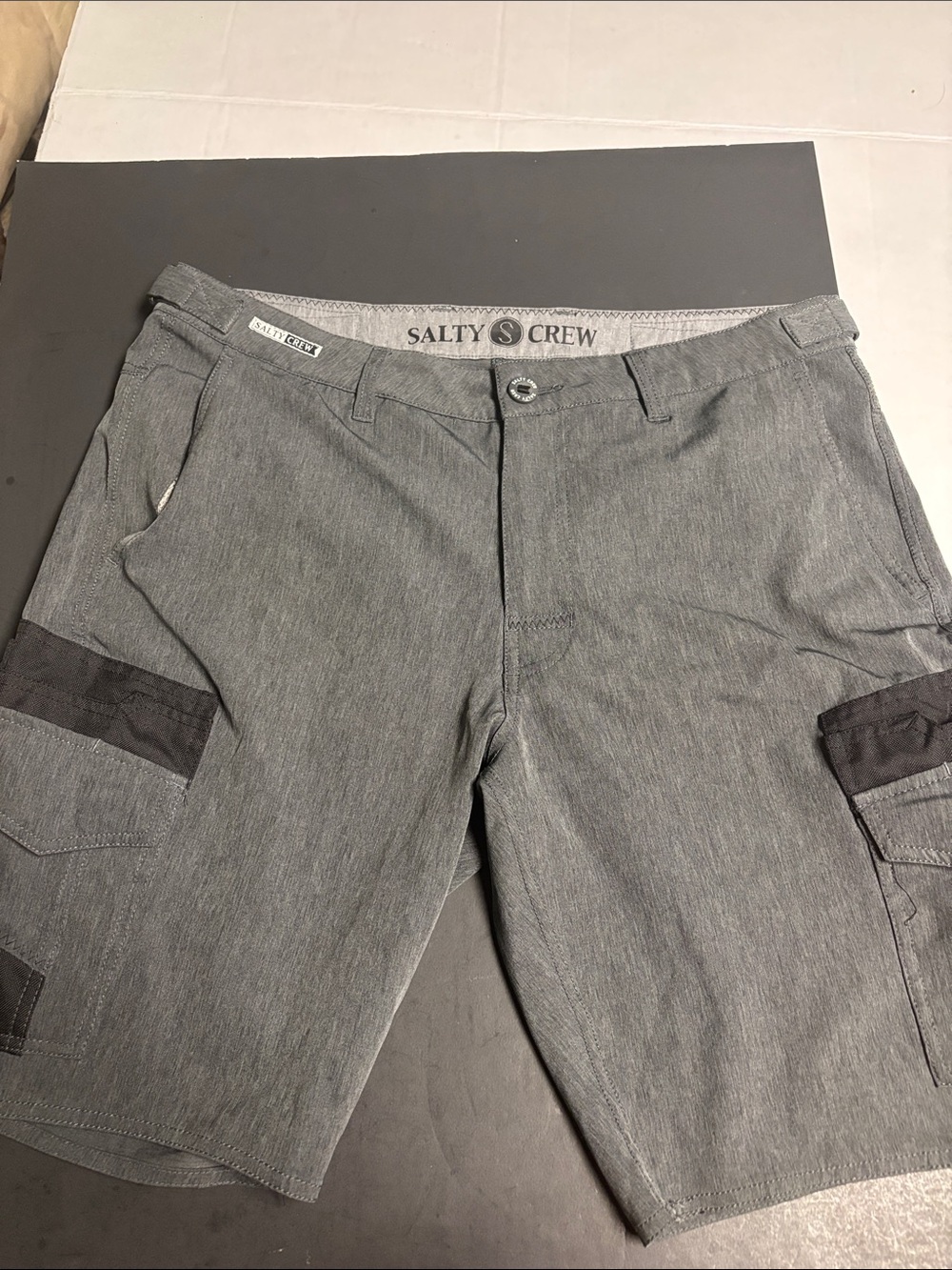 Salty Crew Men's Gray Cargo Shorts with Dark Trim